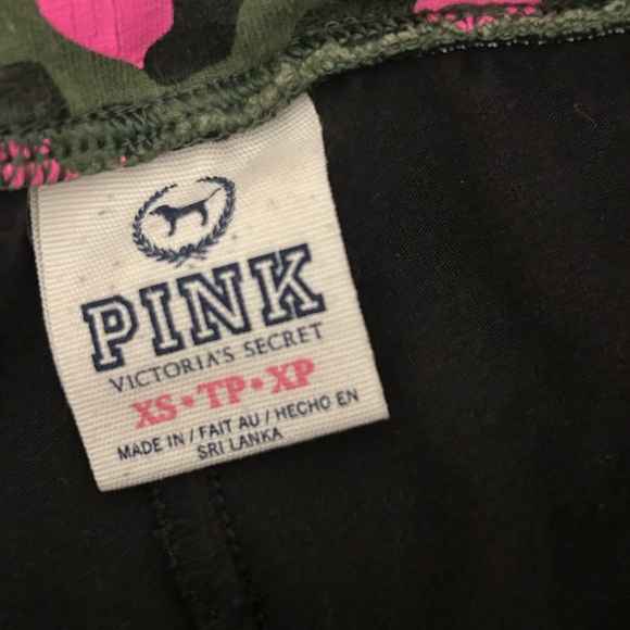 PINK Victoria's Secret Black Leggings with Pink Camo Waistband - Picture 3 of 3